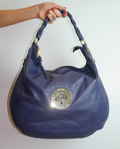 Daria Hobo, front view